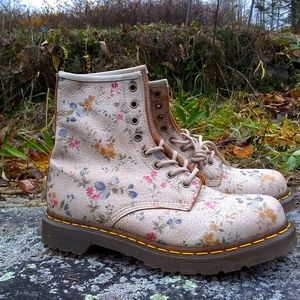 Dr. Martens 1460 Goldilocks Cracklin boots